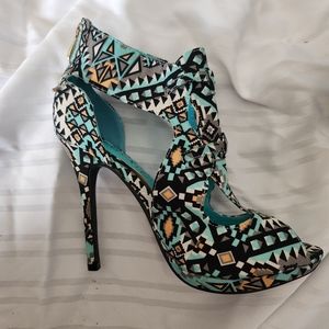Women's heels sze 7.5 us shoe